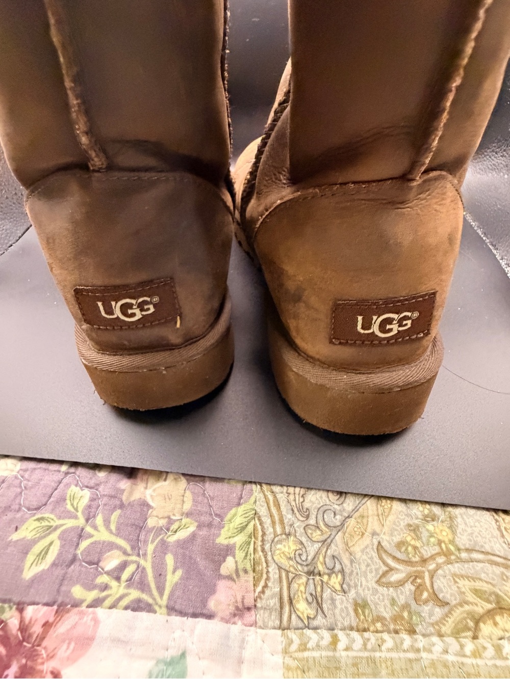 UGG Women's Classic Short Boots in Chestnut Brown Suede size 10